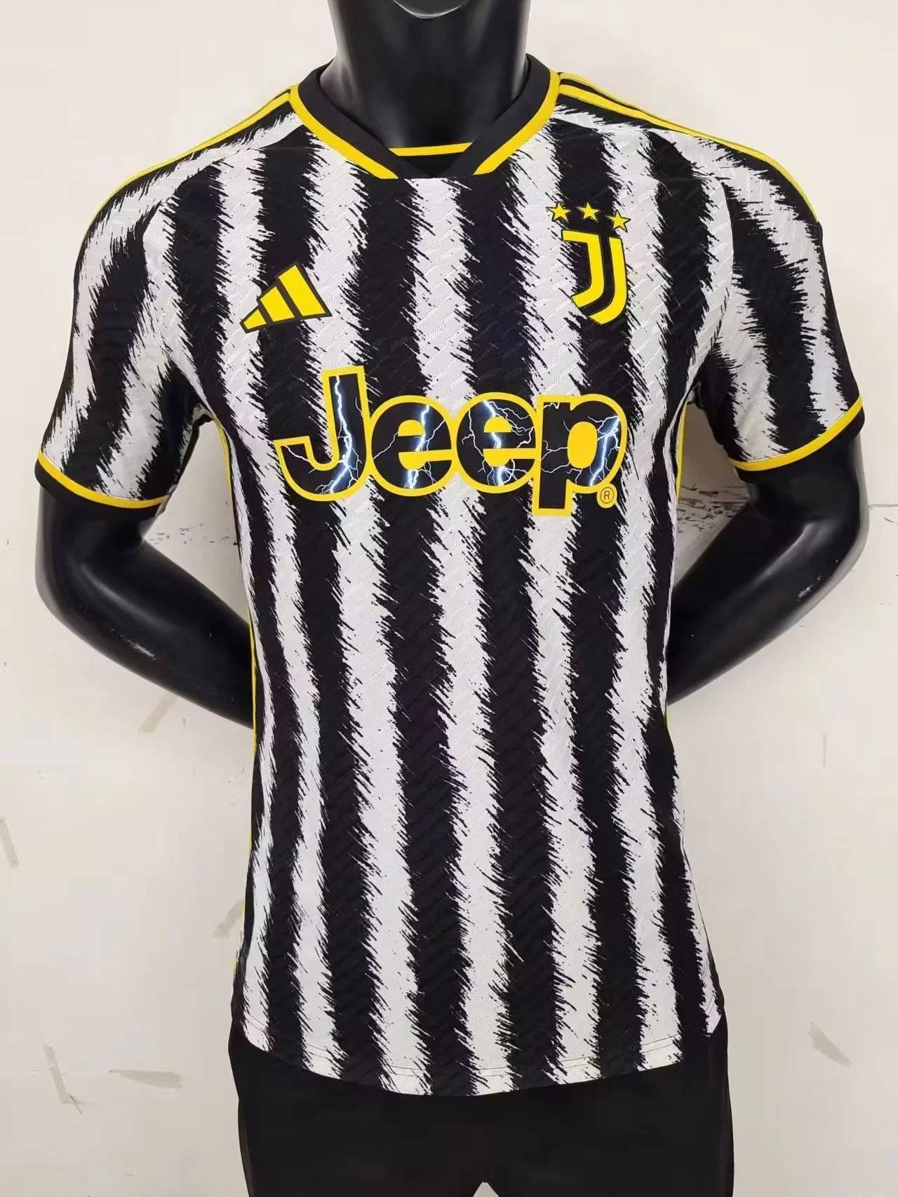 2324 Juventus home court