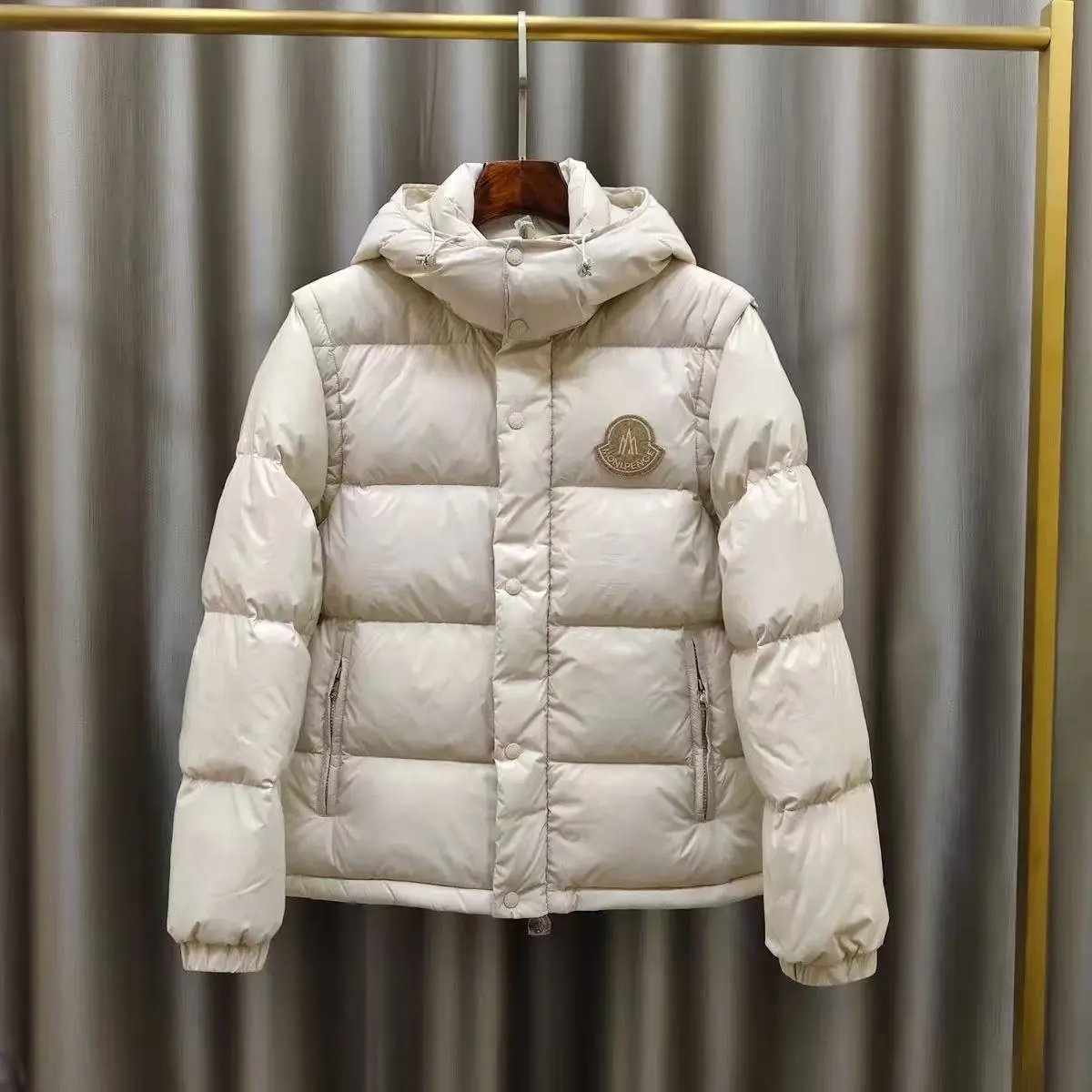 05- Off white detachable sleeves